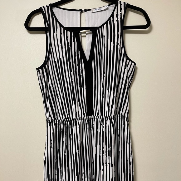 Ricki's Dress - white and black - Picture 2 of 4